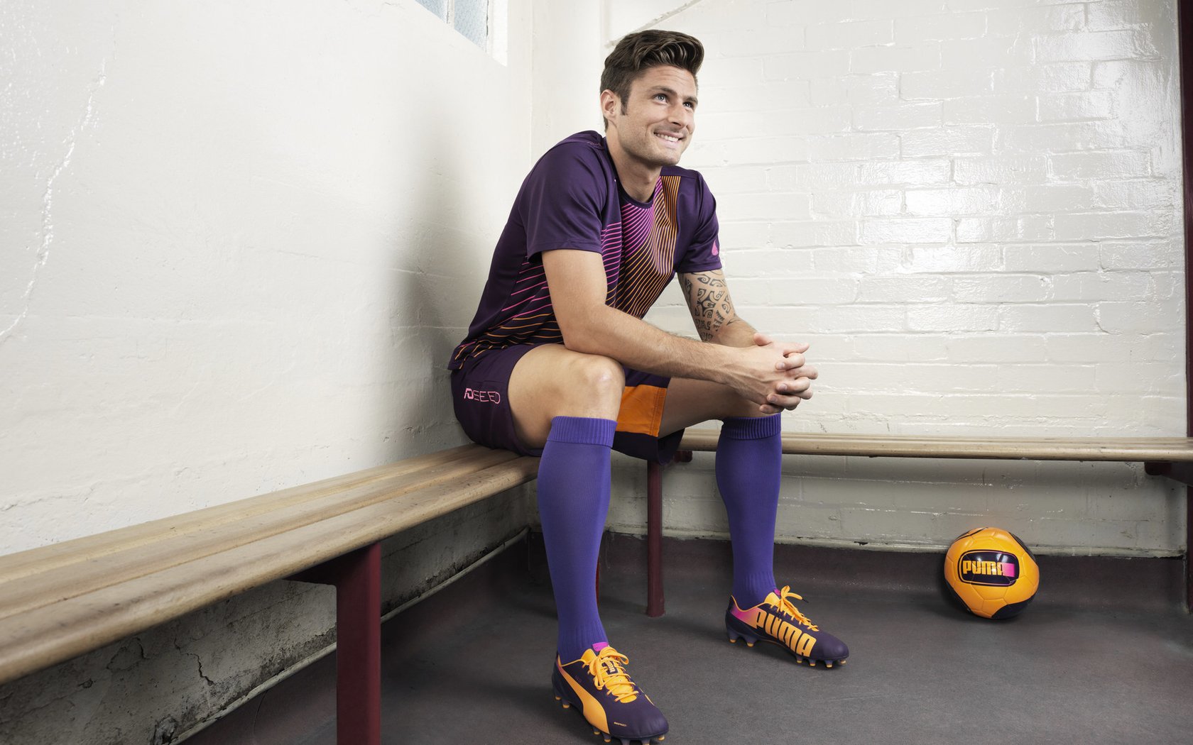 “企业年度运动承诺签署仪式+接力跑”